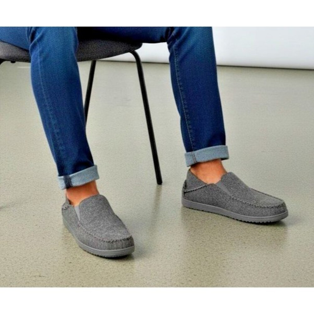 Staheekum Curbside Slippers Mens 8 Felt Flannel Lining Charcoal Gray Cushion NEW